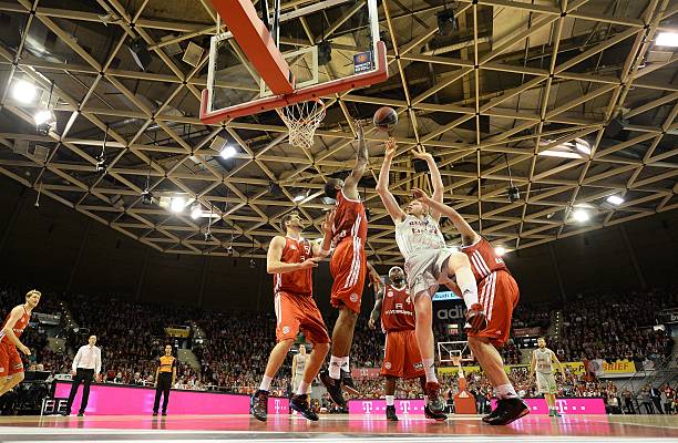 但近年来他 但近年来他