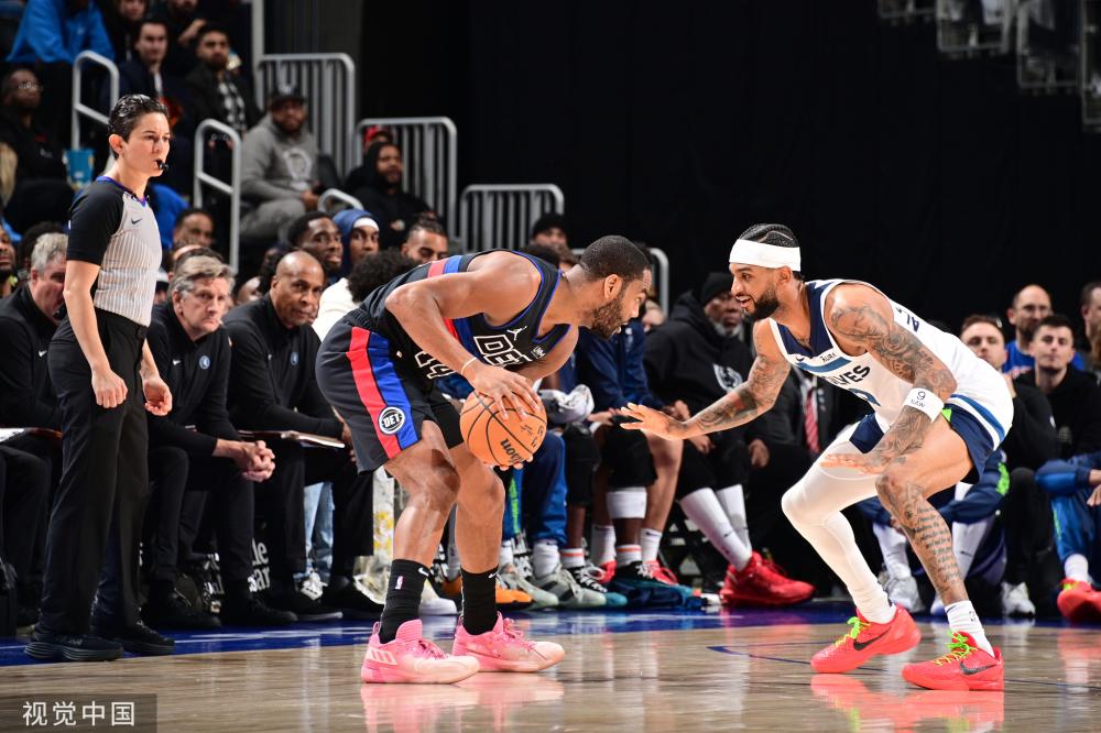 与埃泽更偏 与埃泽更偏